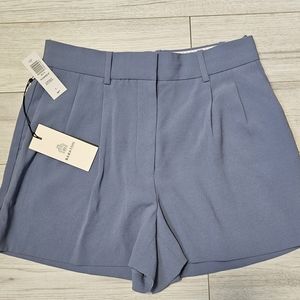 NWT Aritzia Babaton Pleated 3" Short